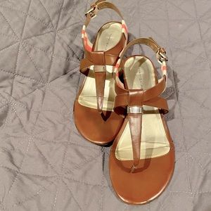 Tommy Hilfiger leather with tan block heel sandals 9.5 M. Super cute! Nice